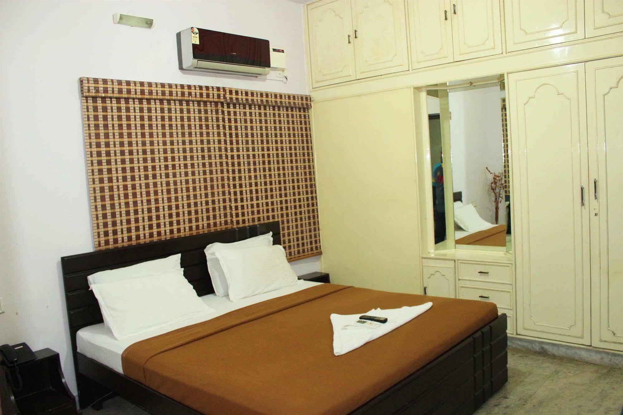 The New Casablanca Boutique Hotel Bangalore Buitenkant foto
